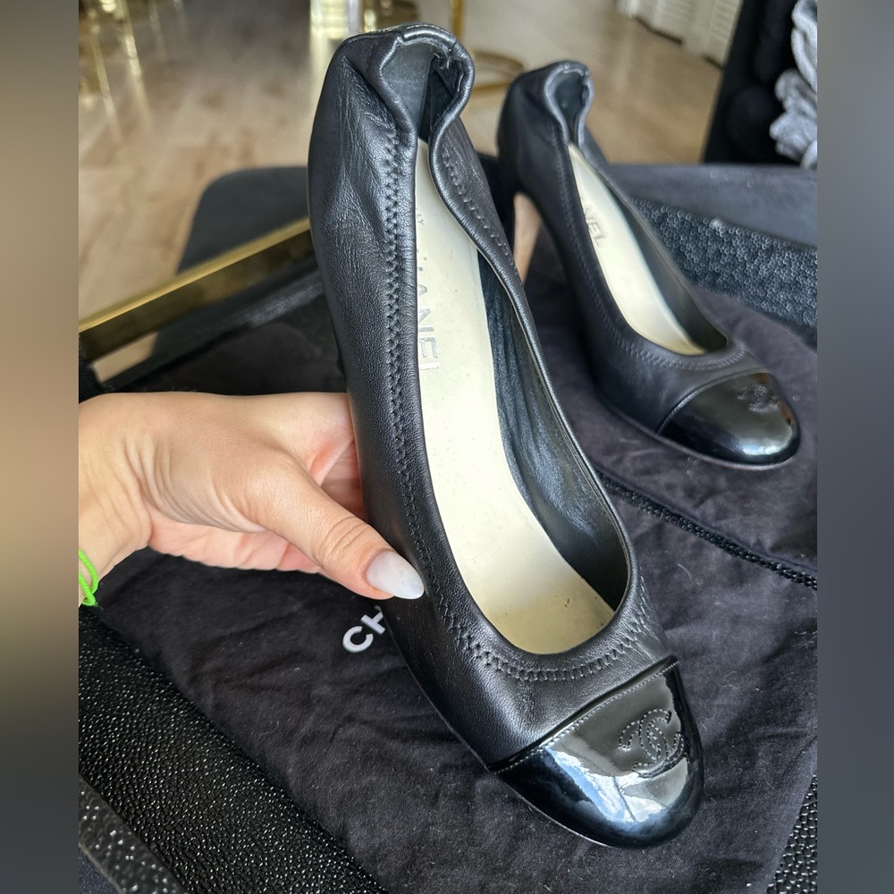 Vintage Chanel Mary Jane Pumps size 40.5